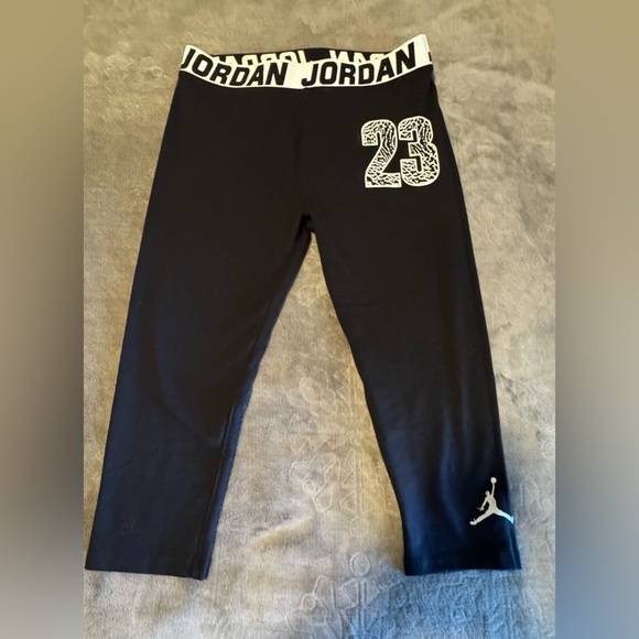 Jordan Training Tights Black/Zebra/White
23 Sz XXL 170-180 CM
14-16 YRS - Picture 1 of 10